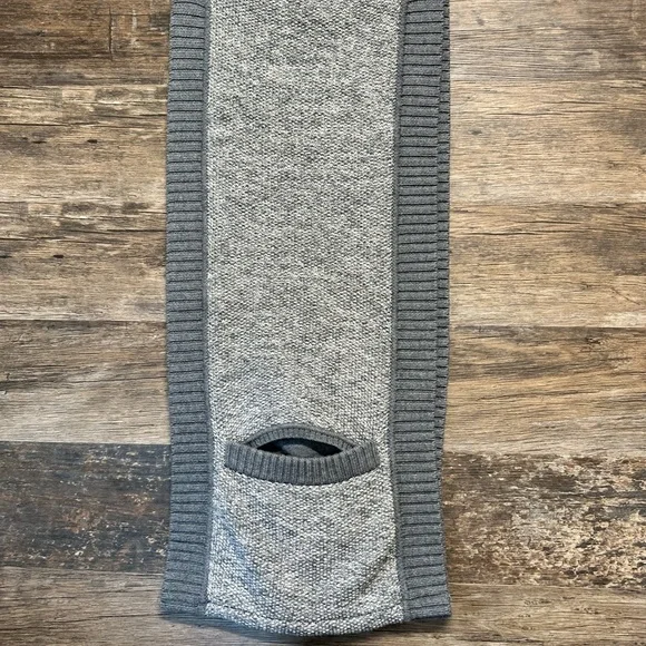 Lululemon Gray Knit Scarf with Pockets - Picture 2 of 4